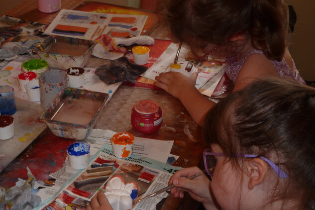 Děti ve výtvarném ateliéru | © Státní zámek Mníšekl pod Brdy